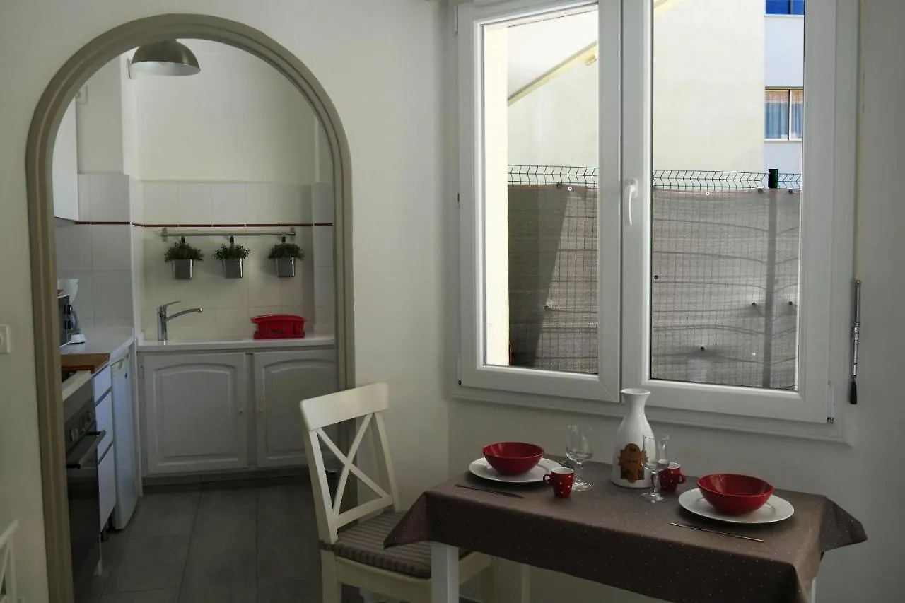 Studio Terrasse Cannes 0*,  France